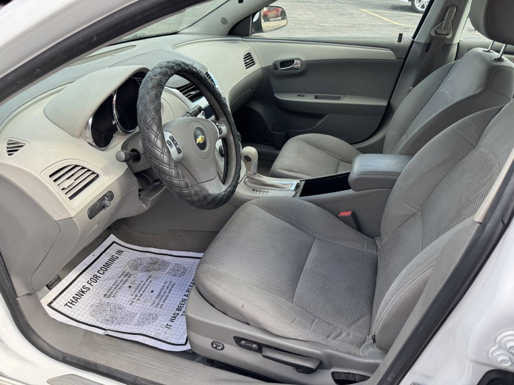 2012 Chevrolet Malibu Image 8