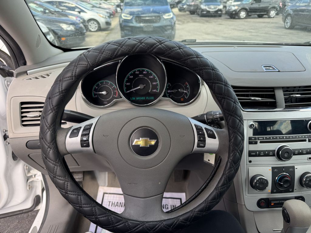 2012 Chevrolet Malibu Image 10