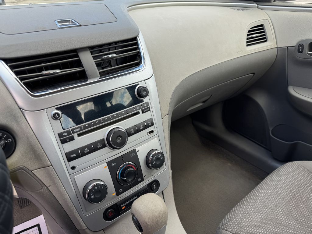 2012 Chevrolet Malibu Image 11