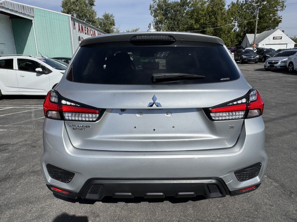 2022 Mitsubishi Outlander Image 4