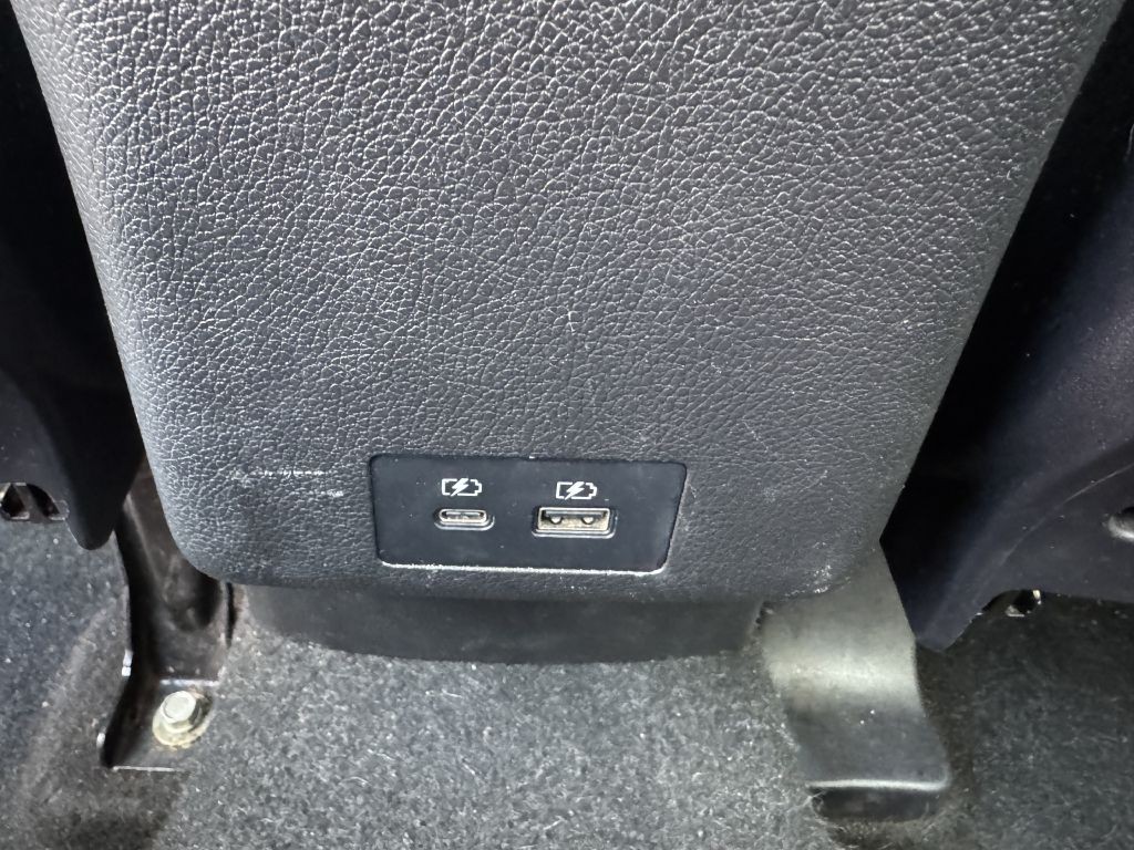 2022 Mitsubishi Outlander Image 7