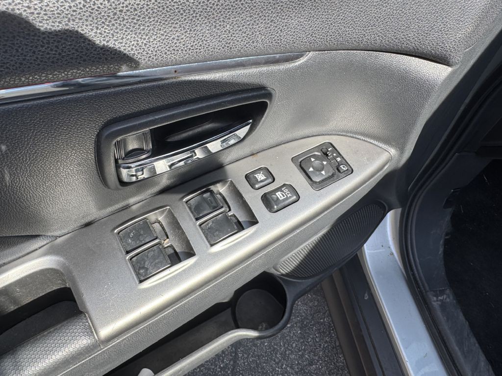 2022 Mitsubishi Outlander Image 10