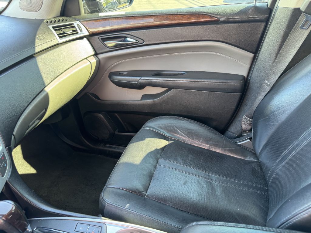 2011 Cadillac SRX Image 13