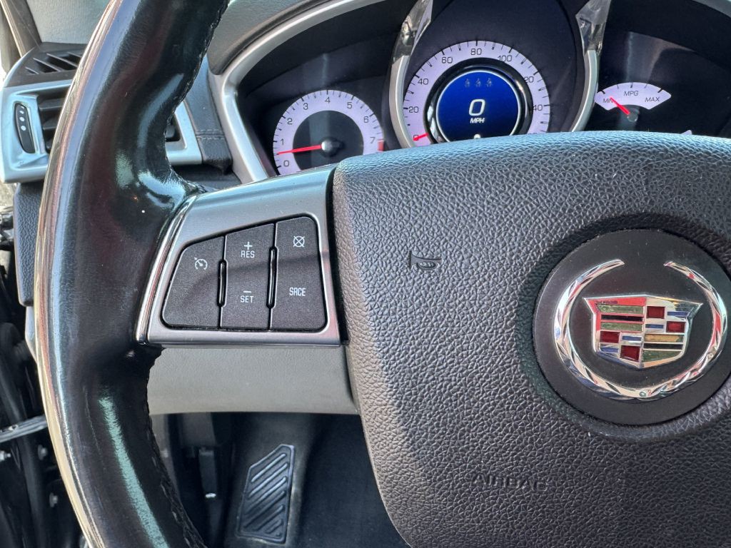 2011 Cadillac SRX Image 16