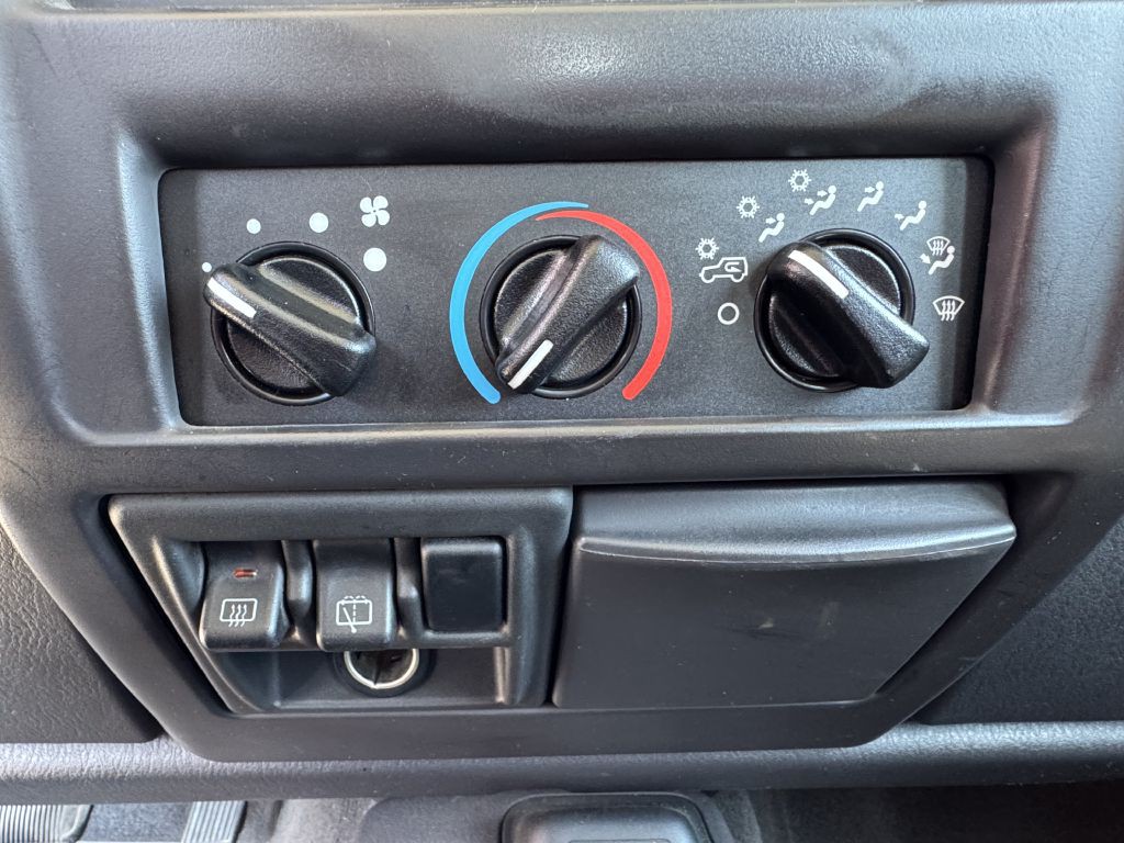 2001 Jeep Wrangler Image 14