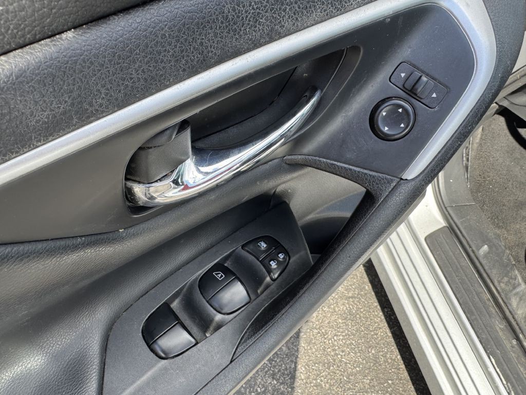 2018 Nissan Altima Image 9
