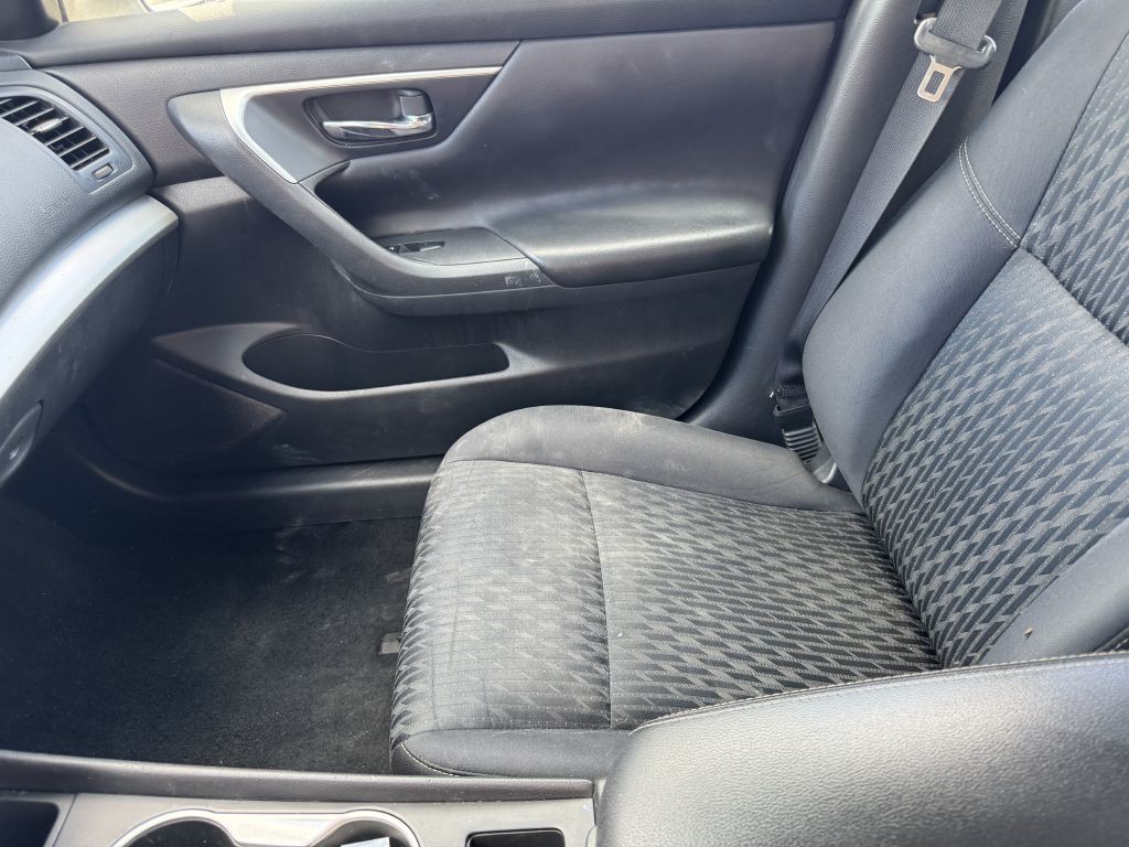 2018 Nissan Altima Image 12