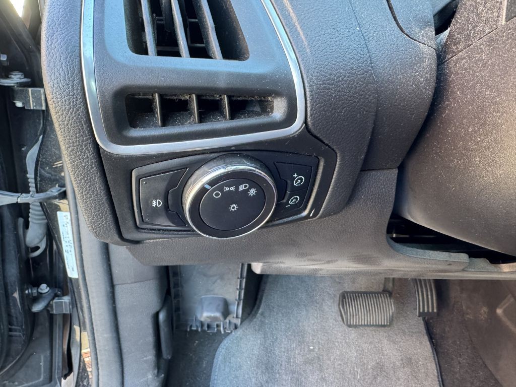 2012 Ford Focus Image 13