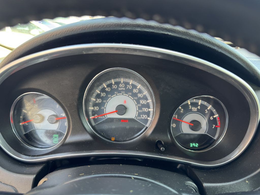 2013 Chrysler 200 Image 12