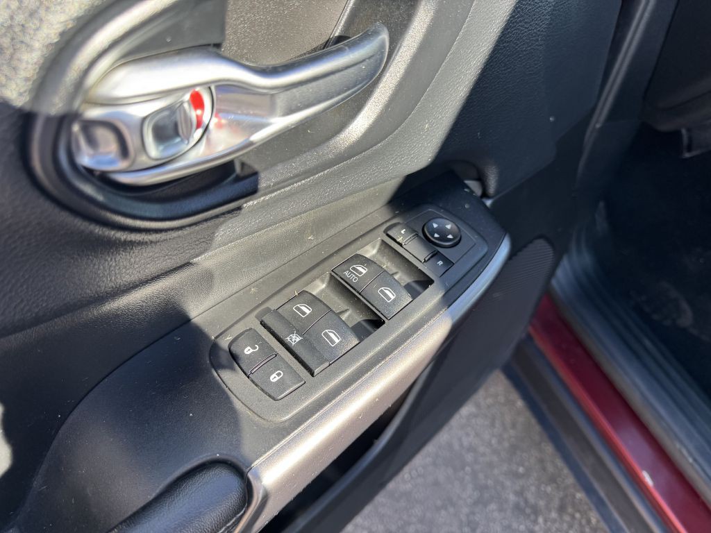 2019 Jeep Cherokee Image 9