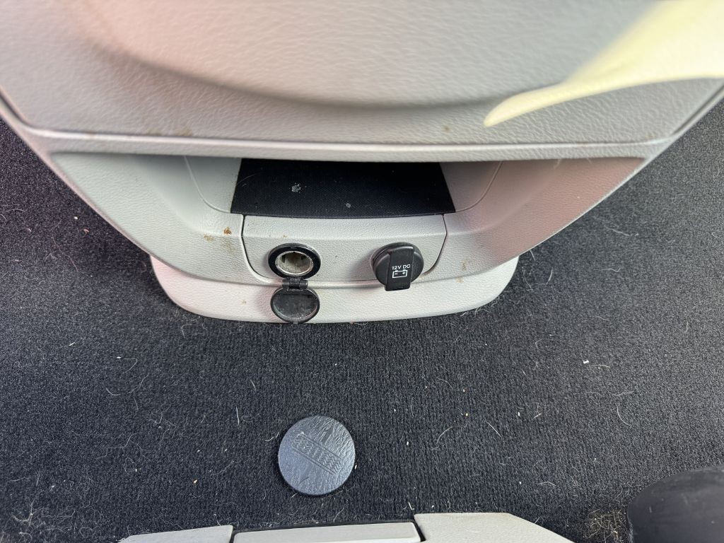 2015 Chrysler Town & Country Image 22