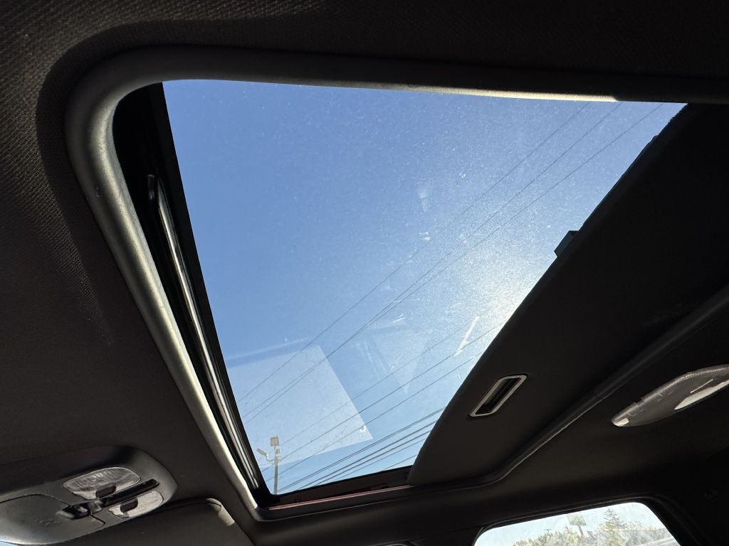 2010 Mercury Mariner Image 22