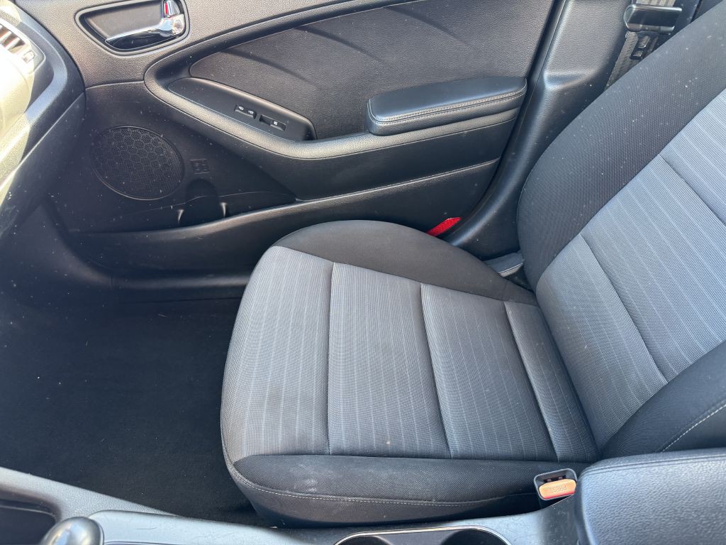 2016 Kia Forte Image 11