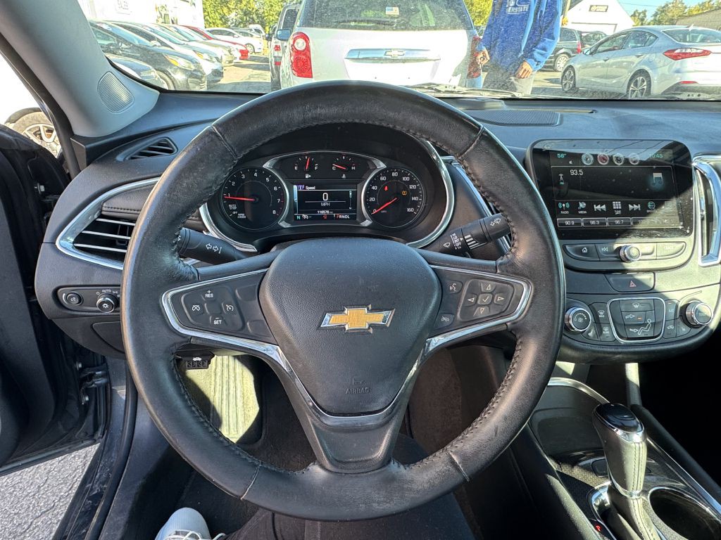 2017 Chevrolet Malibu Image 10