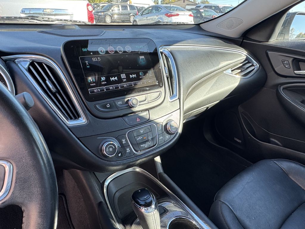 2017 Chevrolet Malibu Image 11