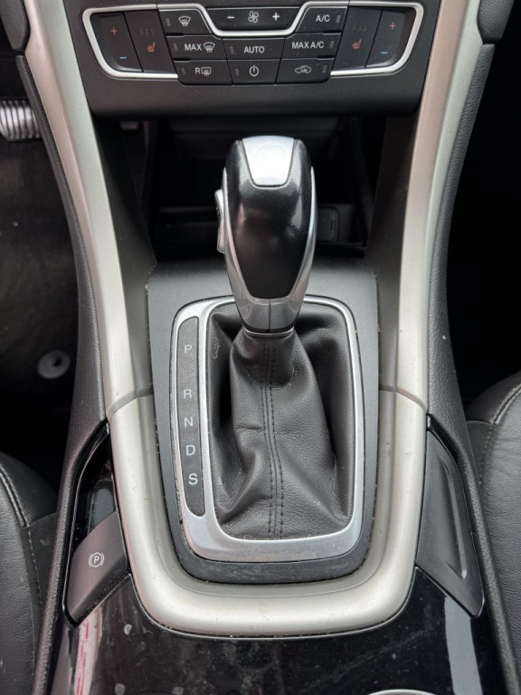 2016 Ford Fusion Image 17