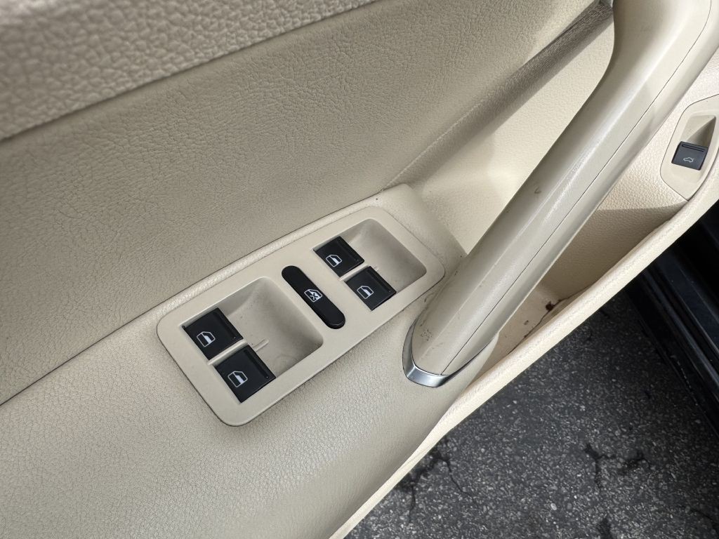 2019 Volkswagen Passat Image 8