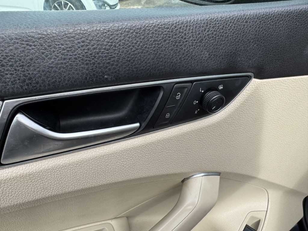 2019 Volkswagen Passat Image 9