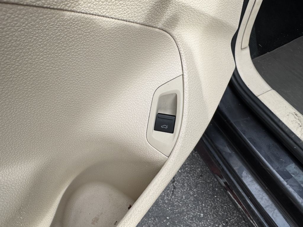 2019 Volkswagen Passat Image 10