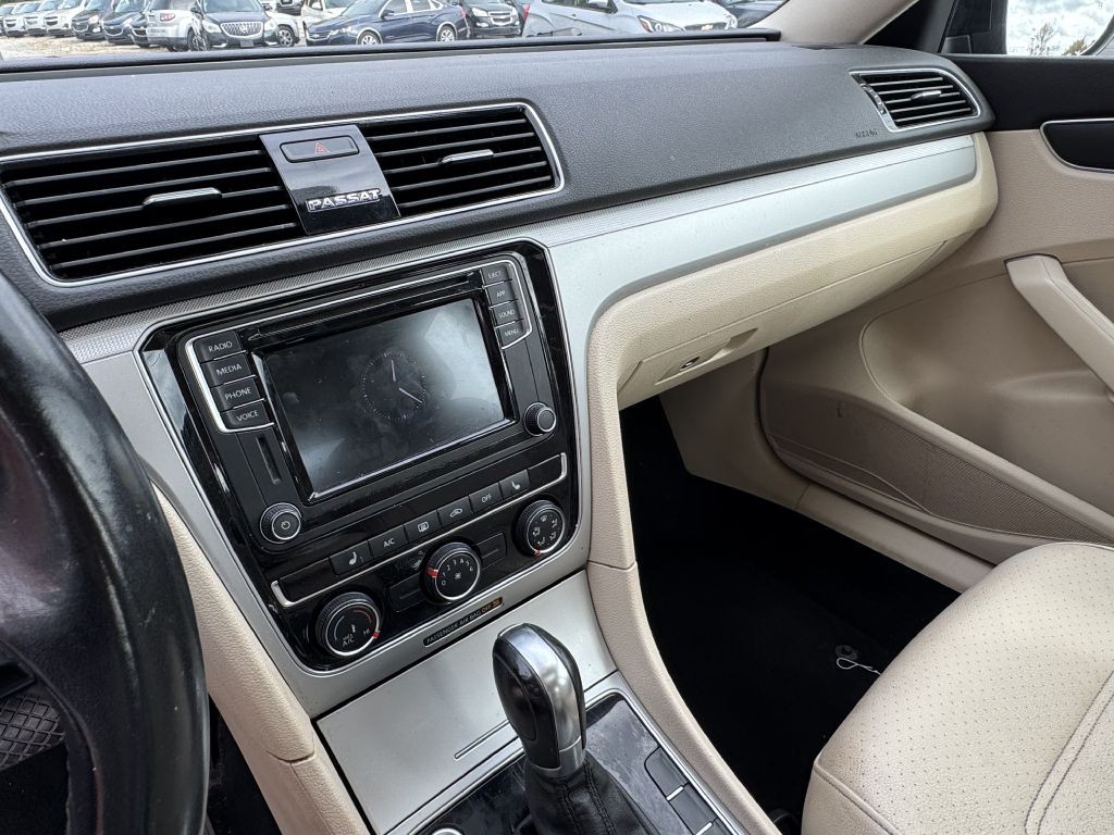 2019 Volkswagen Passat Image 13