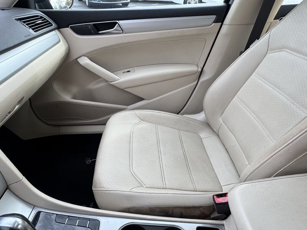 2019 Volkswagen Passat Image 14
