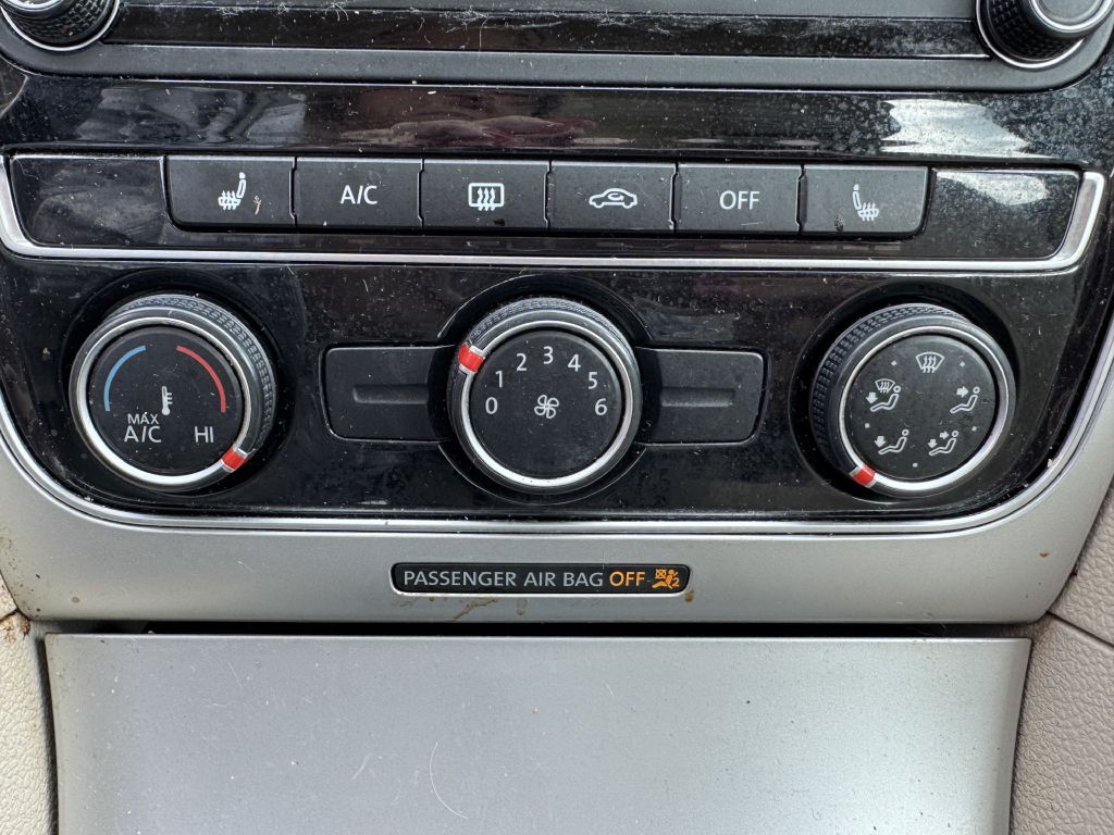 2019 Volkswagen Passat Image 20