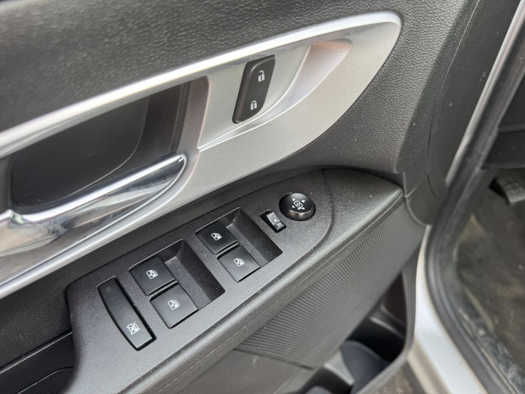 2017 Chevrolet Equinox Image 9