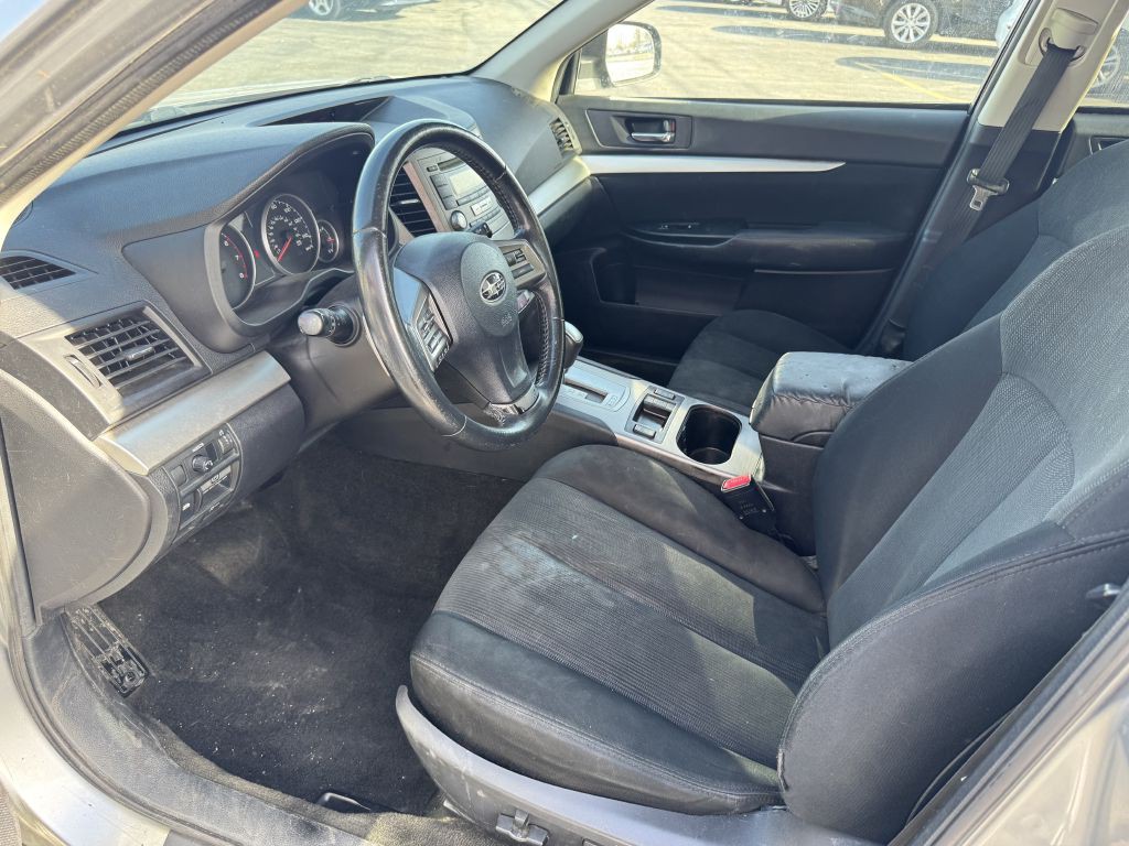 2013 Subaru Outback Image 8