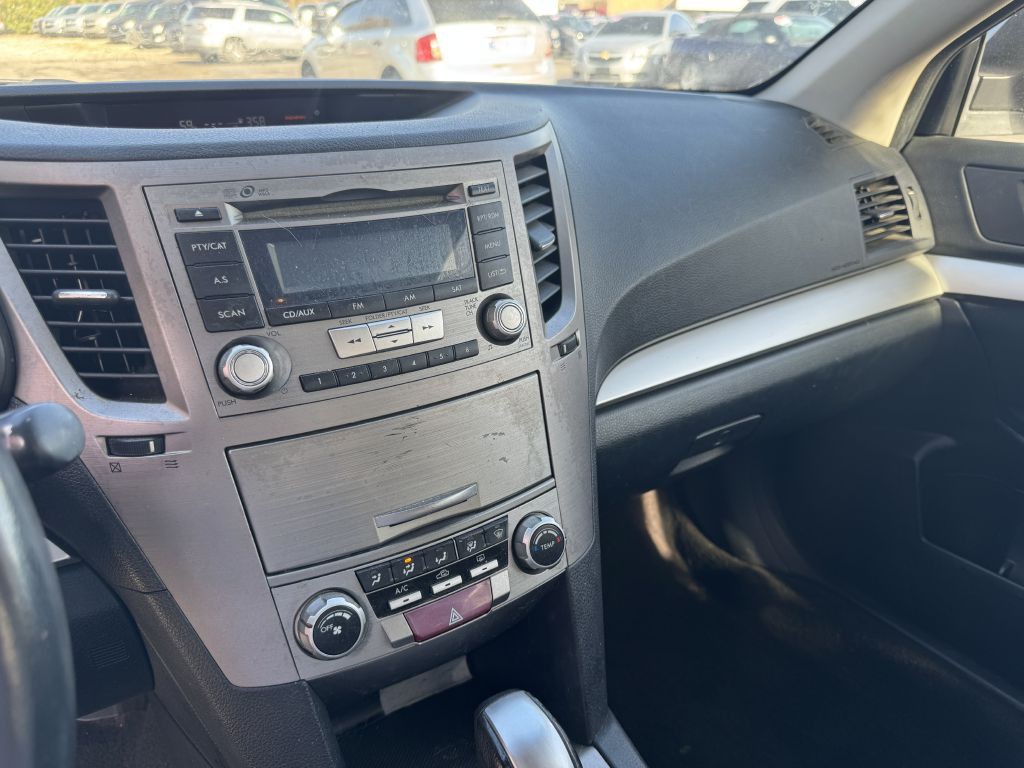 2013 Subaru Outback Image 10