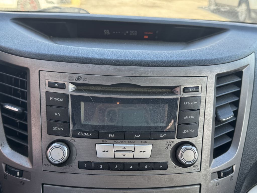 2013 Subaru Outback Image 16