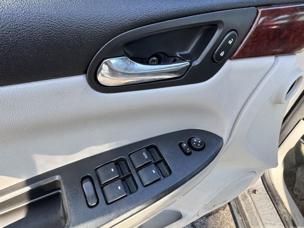 2006 Chevrolet Impala Image 8