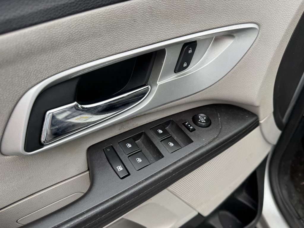 2017 Chevrolet Equinox Image 8