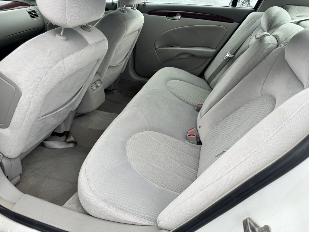 2008 Buick Lucerne Image 5