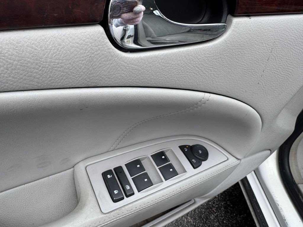 2008 Buick Lucerne Image 7