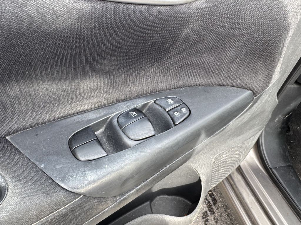 2015 Nissan Sentra Image 7