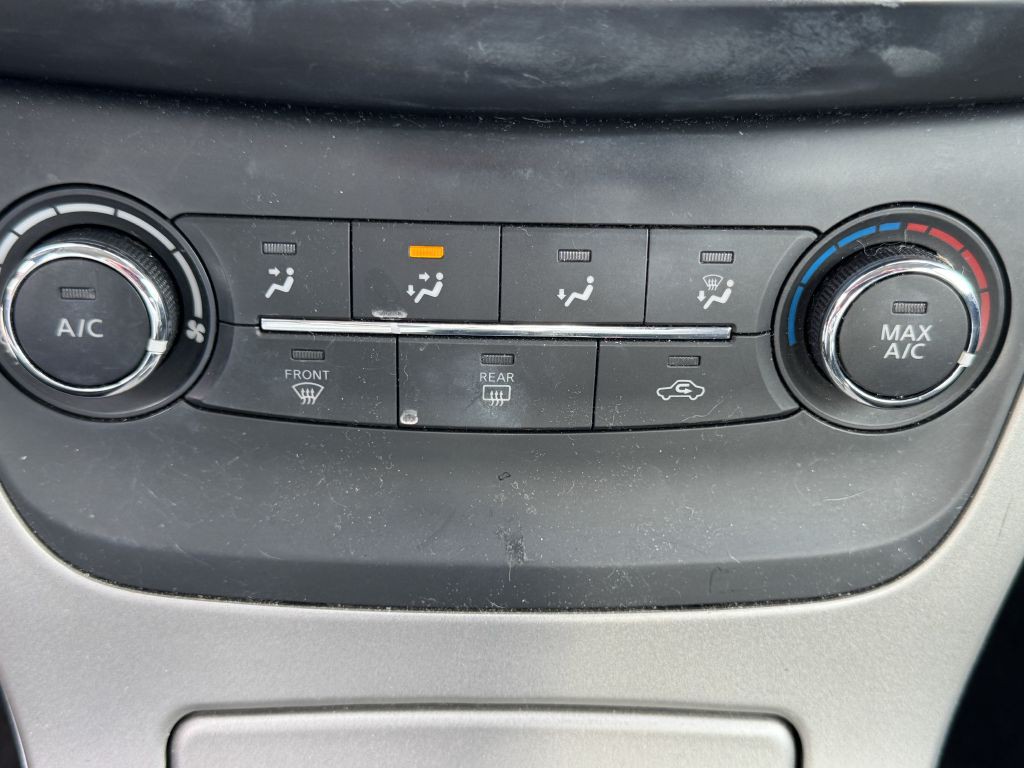 2015 Nissan Sentra Image 17