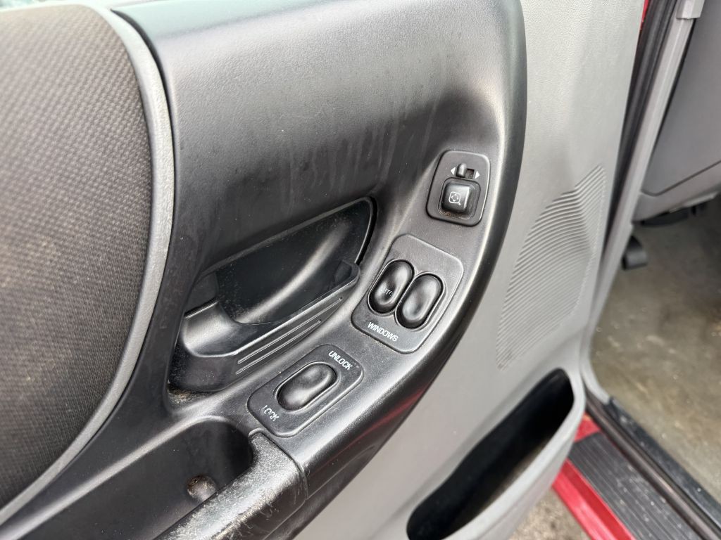 2004 Ford Ranger Image 12