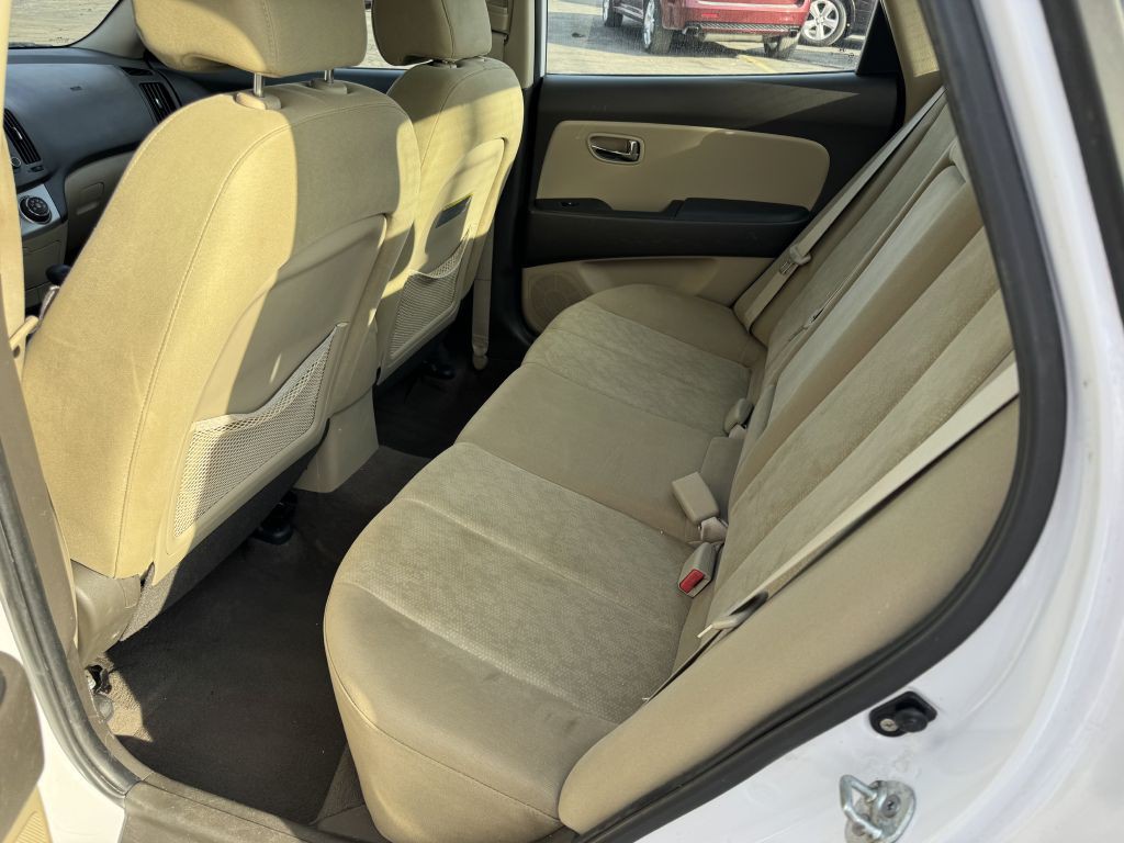 2010 Hyundai Elantra Image 5