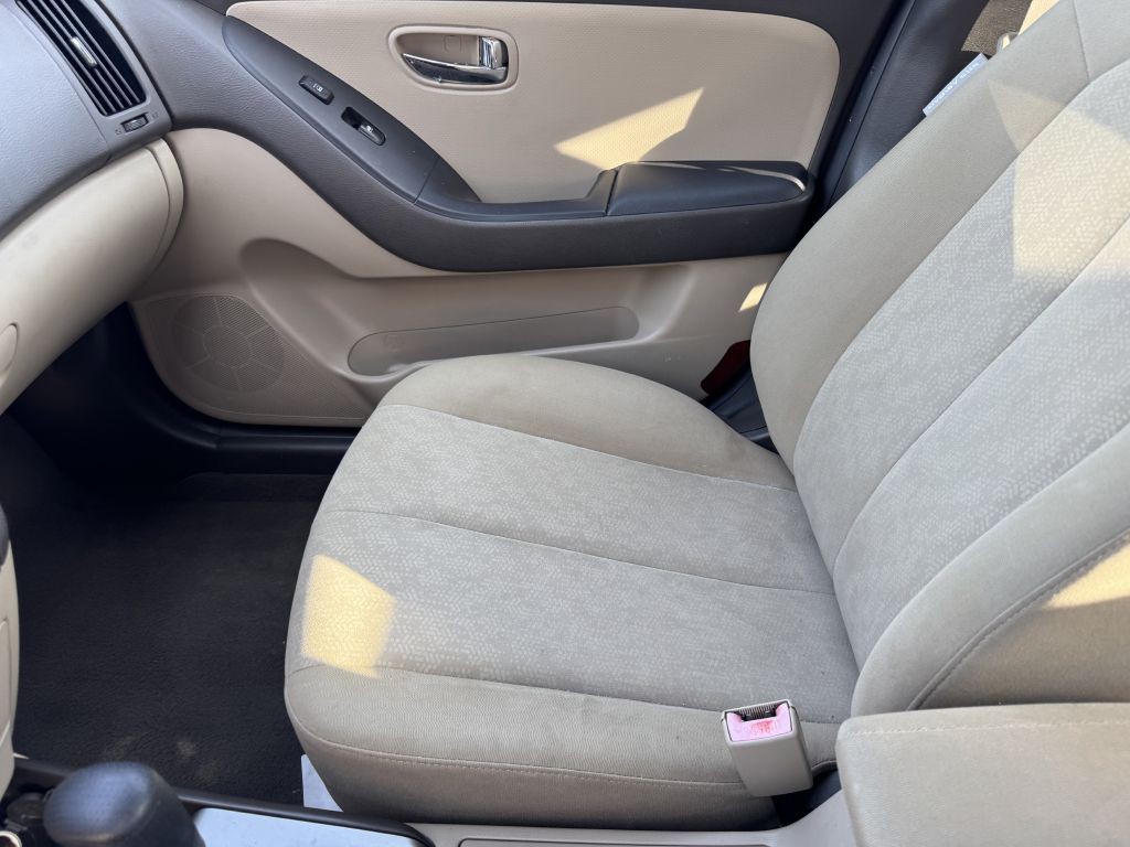 2010 Hyundai Elantra Image 11