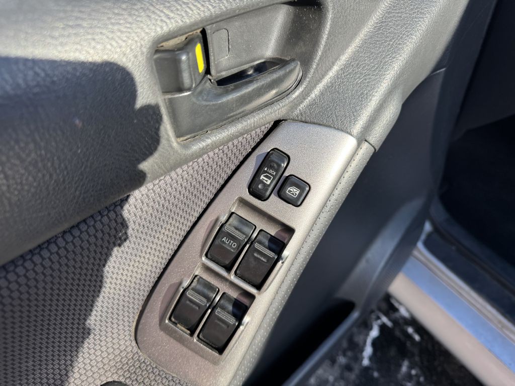 2006 Pontiac Vibe Image 8