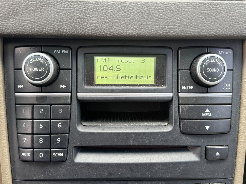 2007 Volvo XC90 Image 16