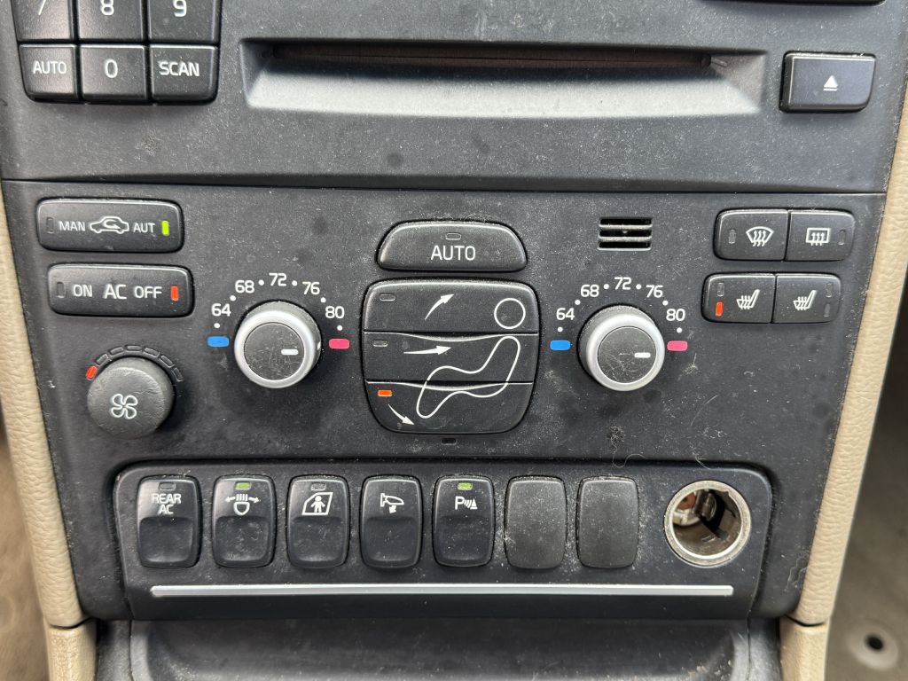 2007 Volvo XC90 Image 17