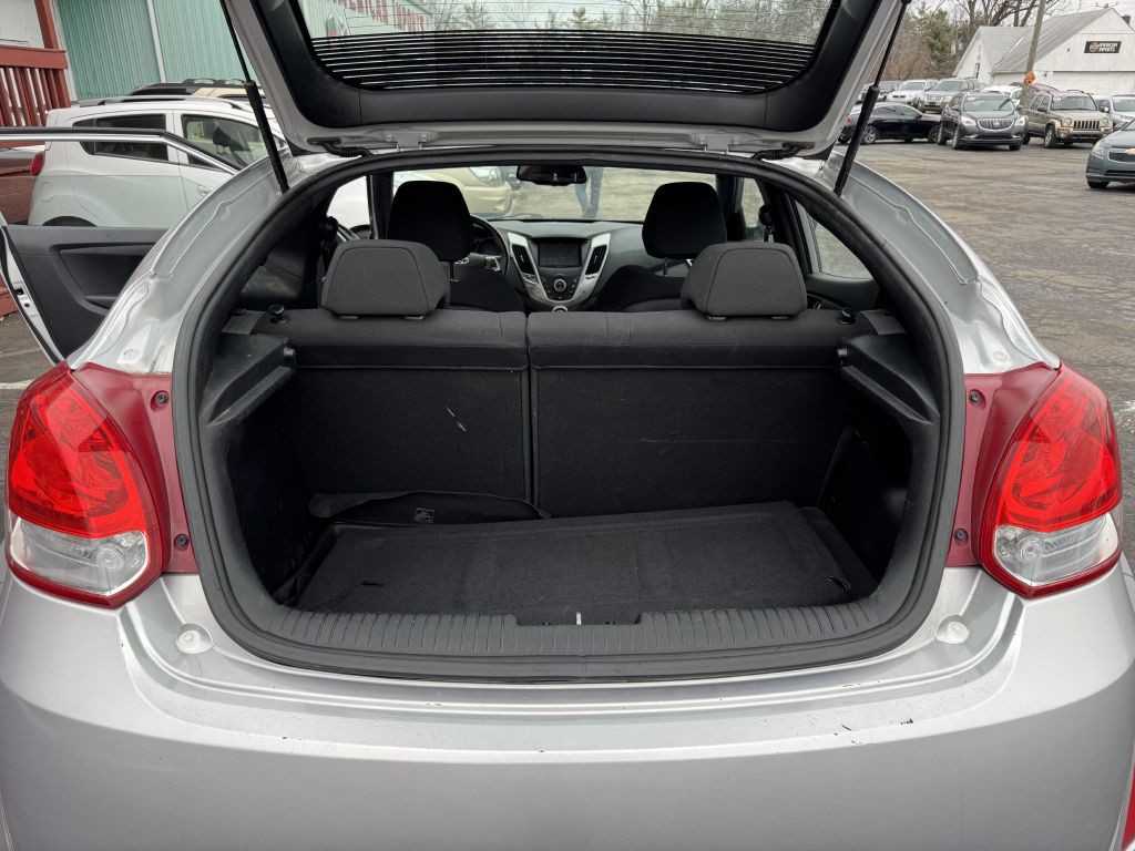 2017 Hyundai Veloster Image 5