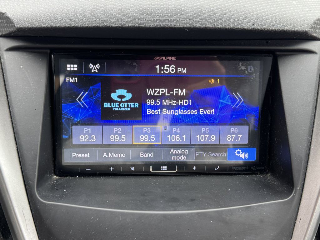 2017 Hyundai Veloster Image 15