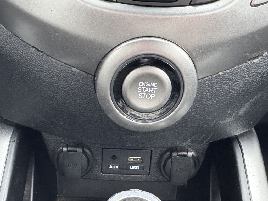 2017 Hyundai Veloster Image 17