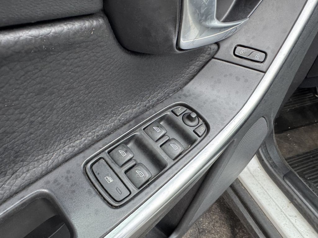 2012 Volvo XC60 Image 8