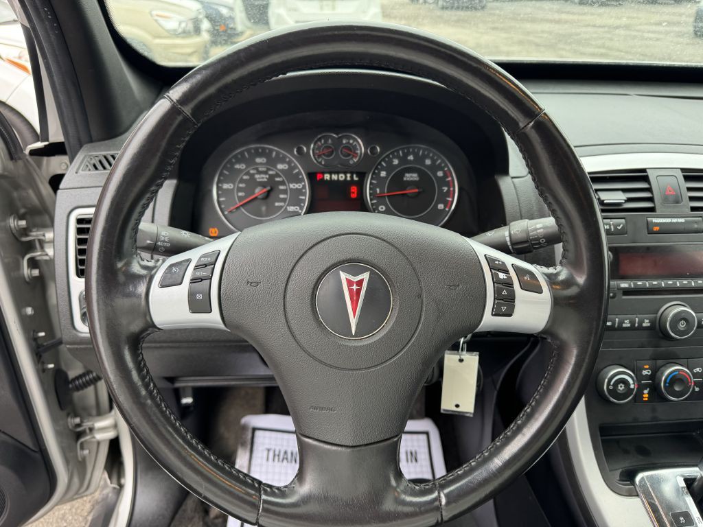 2008 Pontiac Torrent Image 10