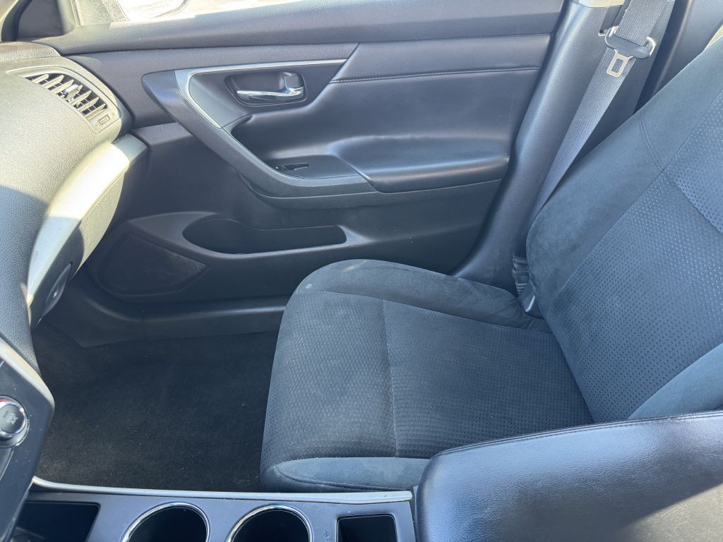 2015 Nissan Altima Image 15