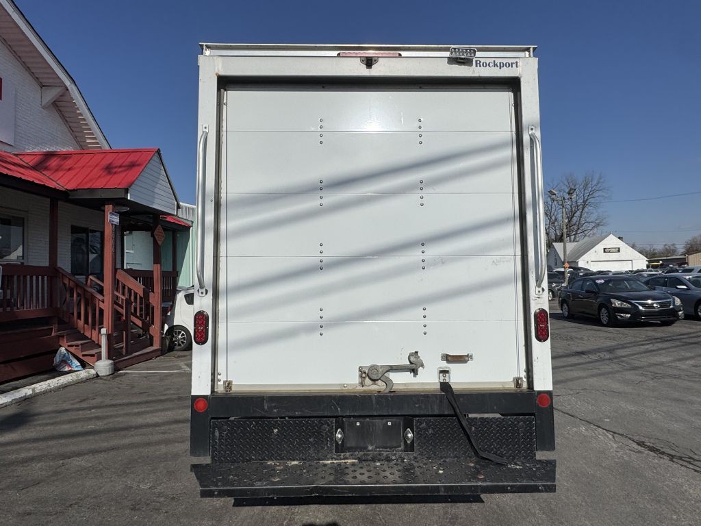 2022 GMC Savana Image 4