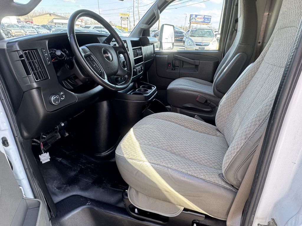 2022 GMC Savana Image 6